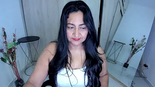 Snapshot of Adele_Sweett chatting on May 28, 10:34 am Adele Sweett online show from May 28, 10:34 am