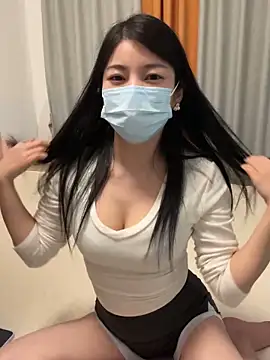 Snapshot of lululu-sweet chatting on January 3, 6:24 pm lululu-sweet online show from January 3, 6:24 pm