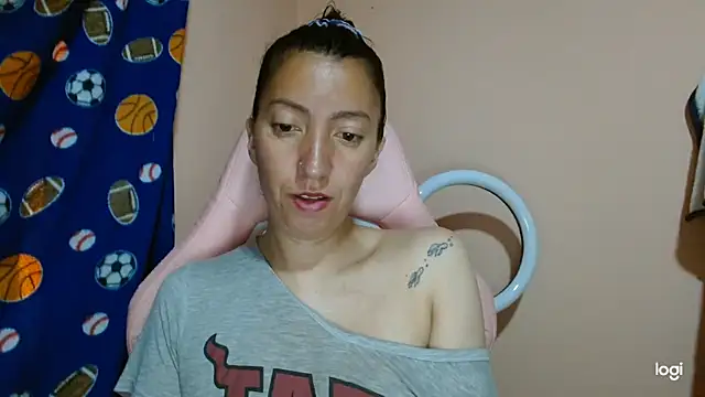 Snapshot of kaybabyhot chatting on May 4, 1:40 pm kaybabyhot online show from May 4, 1:40 pm