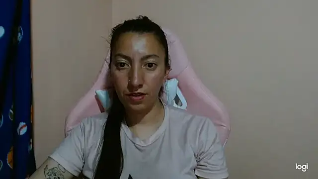 Snapshot of kaybabyhot chatting on May 12, 10:18 pm kaybabyhot online show from May 12, 10:18 pm
