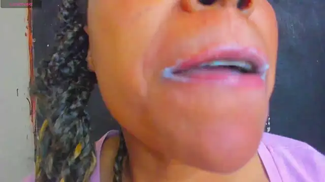 KamariaFyre online show from October 28, 3:54 am