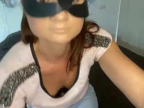 Snapshot of Samira-Summer chatting on January 9, 3:12 pm Samira-Summer online show from January 9, 3:12 pm