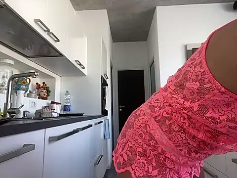 Snapshot of Samira-Summer chatting on March 4, 2:10 pm Samira-Summer online show from March 4, 2:10 pm