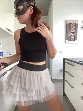 Snapshot of Samira-Summer chatting on March 5, 2:12 pm Samira-Summer online show from March 5, 2:12 pm