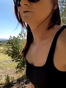 Snapshot of Samira-Summer chatting on October 24, 9:28 am Samira-Summer online show from October 24, 9:28 am