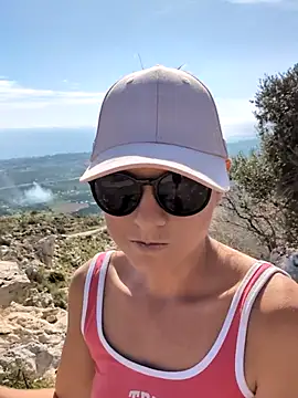 Snapshot of Samira-Summer chatting on November 3, 9:54 am Samira-Summer online show from November 3, 9:54 am