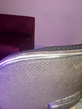 Olivia3 online show from November 30, 6:45 pm