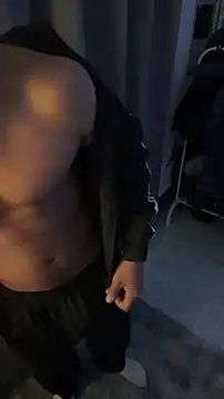 Snapshot of nick__yy chatting on January 9, 8:06 am nick yy online show from January 9, 8:06 am