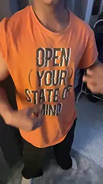 Snapshot of nick__yy chatting on January 13, 7:35 am nick yy online show from January 13, 7:35 am