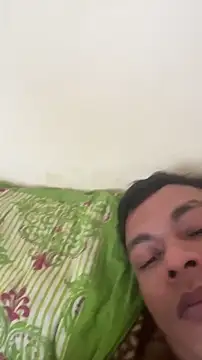 Snapshot of nick__yy chatting on February 21, 7:20 am nick yy online show from February 21, 7:20 am