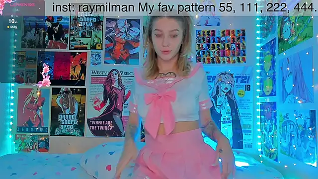 Snapshot of AliceMilman chatting on December 13, 10:19 am AliceMilman online show from December 13, 10:19 am