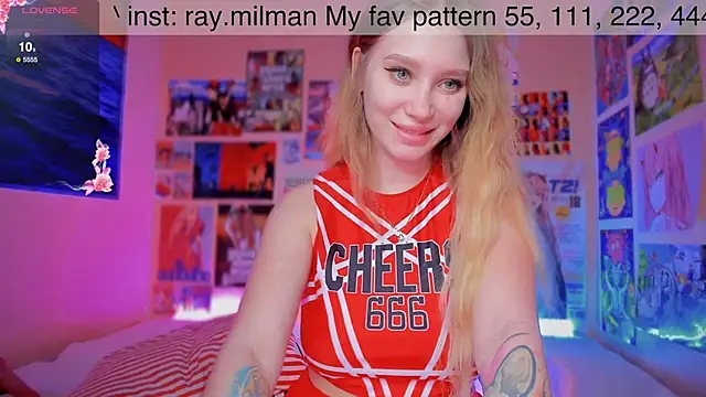 Snapshot of AliceMilman chatting on March 15, 11:40 am AliceMilman online show from March 15, 11:40 am