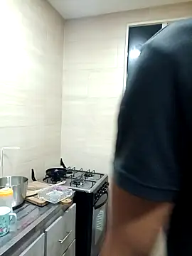 Snapshot of Black_Diamon_ chatting on December 11, 8:15 am Black Diamon online show from December 11, 8:15 am