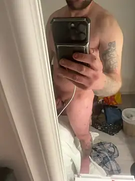 Snapshot of naughtyukcouple chatting on February 18, 12:37 am naughtyukcouple online show from February 18, 12:37 am