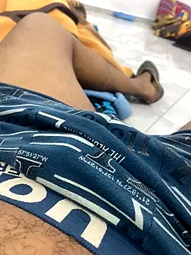 Snapshot of Lahcene chatting on November 5, 5:46 pm Lahcene online show from November 5, 5:46 pm