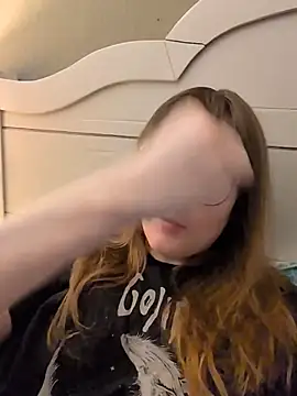 Snapshot of HannahCastle96 chatting on October 2, 3:19 pm HannahCastle96 online show from October 2, 3:19 pm