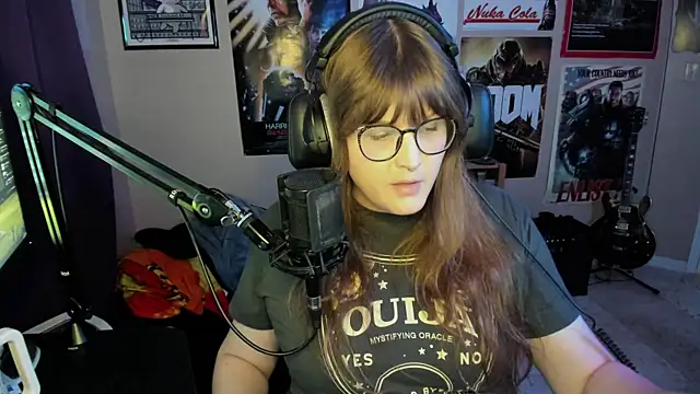 Snapshot of HannahCastle96 chatting on December 22, 11:57 pm HannahCastle96 online show from December 22, 11:57 pm