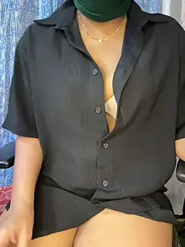 Snapshot of stylishpooja chatting on December 12, 5:15 pm stylishpooja online show from December 12, 5:15 pm