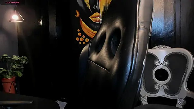 Flynn Riider online show from December 19, 6:26 pm