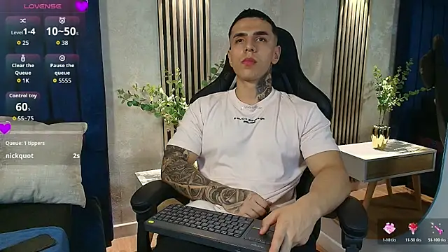 Snapshot of Flynn_Riider chatting on July 22, 12:24 am Flynn Riider online show from July 22, 12:24 am