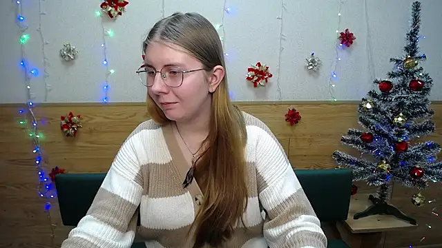 Snapshot of RysaKosaYlya chatting on December 19, 7:40 am RysaKosaYlya online show from December 19, 7:40 am