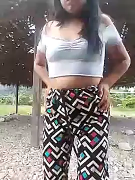 Danna-linyi online show from December 10, 9:33 pm