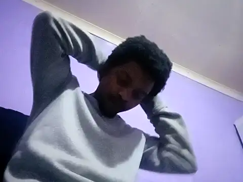 Snapshot of NudeDeen chatting on November 5, 8:42 pm NudeDeen online show from November 5, 8:42 pm