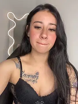 Snapshot of Zoee_t chatting on October 31, 4:02 am Zoee t online show from October 31, 4:02 am