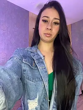 Snapshot of Zoee_t chatting on November 20, 3:18 am Zoee t online show from November 20, 3:18 am