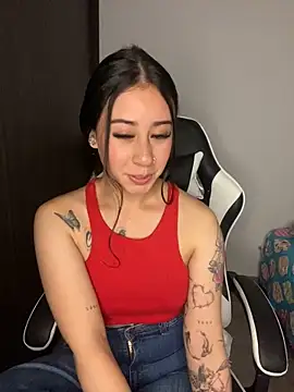 Snapshot of Zoee_t chatting on December 5, 3:26 am Zoee t online show from December 5, 3:26 am