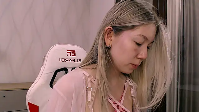 Babby Rabbit online show from December 19, 2:35 pm