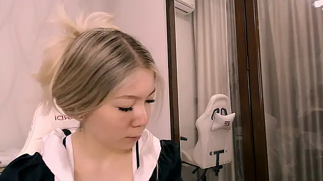 Babby Rabbit online show from December 22, 11:40 am