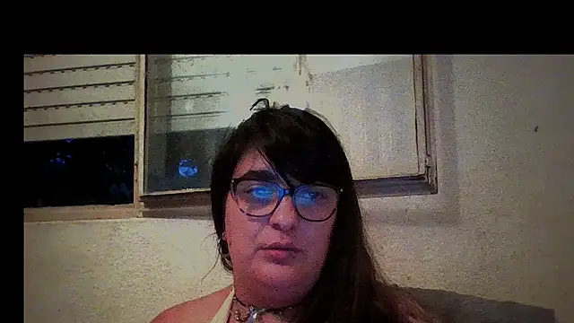 Snapshot of infiernowoman23 chatting on December 24, 8:22 am infiernowoman23 online show from December 24, 8:22 am