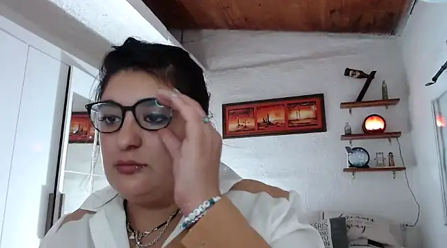 Snapshot of infiernowoman23 chatting on December 25, 2:35 am infiernowoman23 online show from December 25, 2:35 am