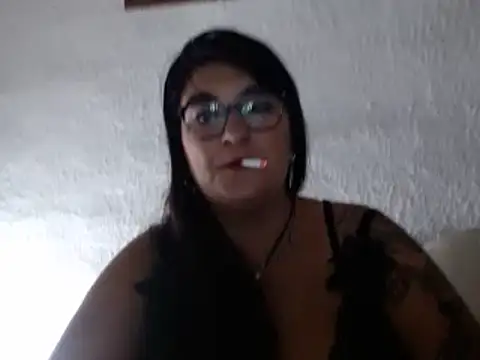 Snapshot of infiernowoman23 chatting on December 27, 4:04 am infiernowoman23 online show from December 27, 4:04 am