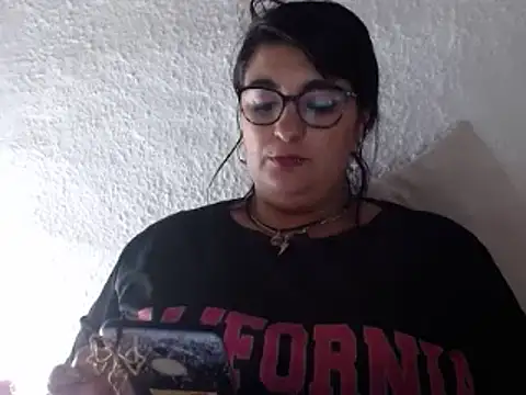 Snapshot of infiernowoman23 chatting on December 27, 10:23 am infiernowoman23 online show from December 27, 10:23 am