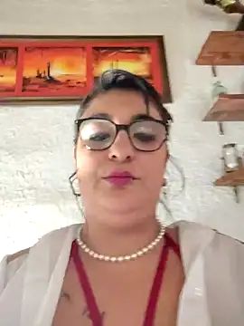 Snapshot of infiernowoman23 chatting on January 4, 6:51 pm infiernowoman23 online show from January 4, 6:51 pm