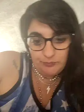 Snapshot of infiernowoman23 chatting on January 18, 5:37 pm infiernowoman23 online show from January 18, 5:37 pm