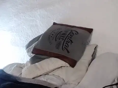 Snapshot of infiernowoman23 chatting on January 19, 9:22 am infiernowoman23 online show from January 19, 9:22 am