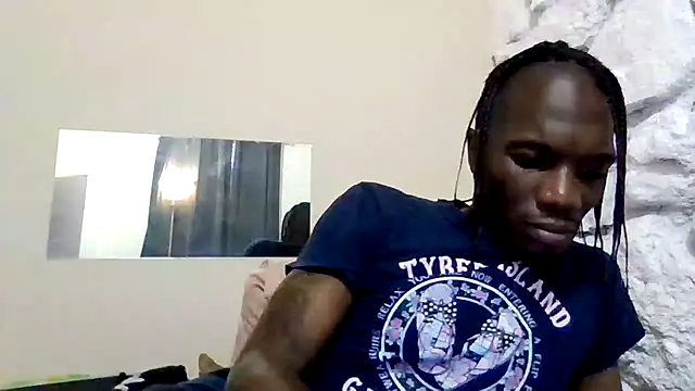 Snapshot of Shawtyblaque21 chatting on August 5, 9:06 pm Shawtyblaque21 online show from August 5, 9:06 pm