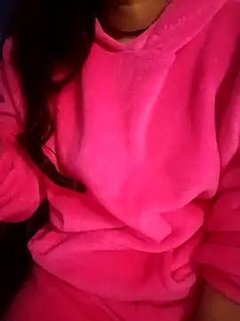 Snapshot of cute-neha70 chatting on January 23, 2:23 am cute-neha70 online show from January 23, 2:23 am