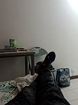 Snapshot of Sanmede28 chatting on December 17, 8:09 am Sanmede28 online show from December 17, 8:09 am