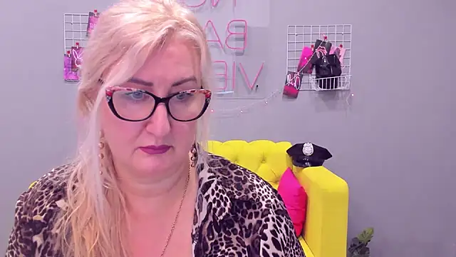Snapshot of ChristyBrooks chatting on January 5, 1:36 pm ChristyBrooks online show from January 5, 1:36 pm