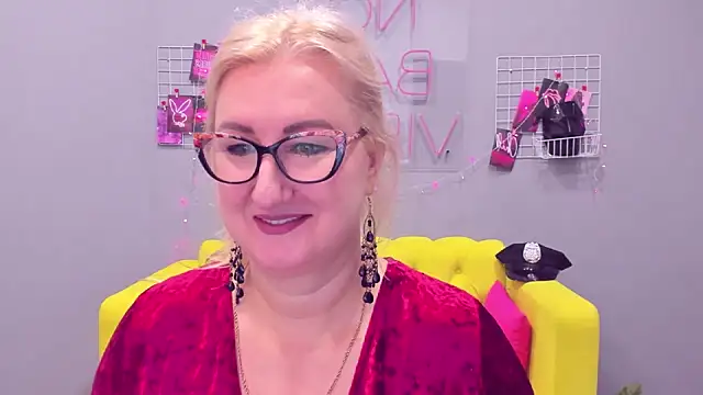 Snapshot of ChristyBrooks chatting on January 9, 12:52 pm ChristyBrooks online show from January 9, 12:52 pm