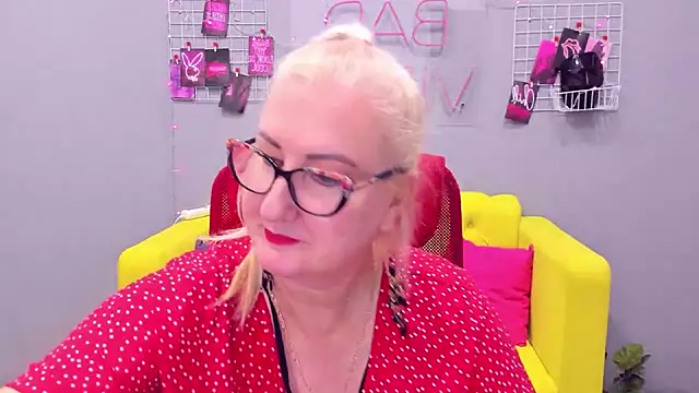 Snapshot of ChristyBrooks chatting on January 11, 10:19 am ChristyBrooks online show from January 11, 10:19 am