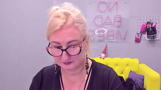 Snapshot of ChristyBrooks chatting on January 14, 6:17 pm ChristyBrooks online show from January 14, 6:17 pm