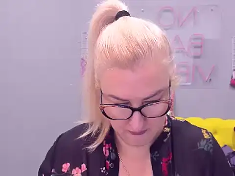 Snapshot of ChristyBrooks chatting on January 18, 9:13 am ChristyBrooks online show from January 18, 9:13 am