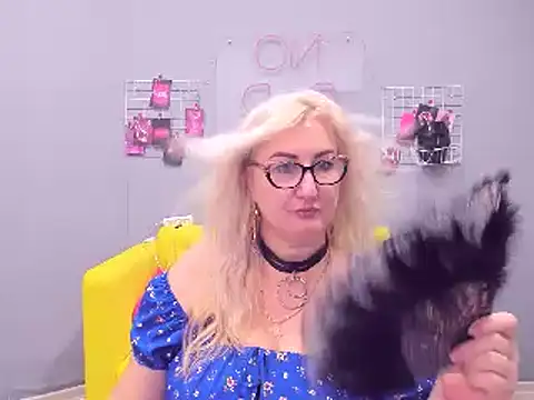 Snapshot of ChristyBrooks chatting on January 20, 9:22 pm ChristyBrooks online show from January 20, 9:22 pm