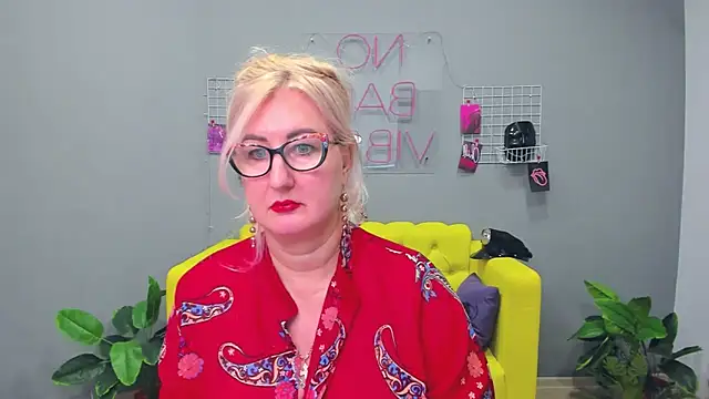 Snapshot of ChristyBrooks chatting on January 25, 6:24 pm ChristyBrooks online show from January 25, 6:24 pm