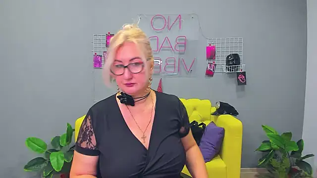 Snapshot of ChristyBrooks chatting on January 27, 12:16 pm ChristyBrooks online show from January 27, 12:16 pm